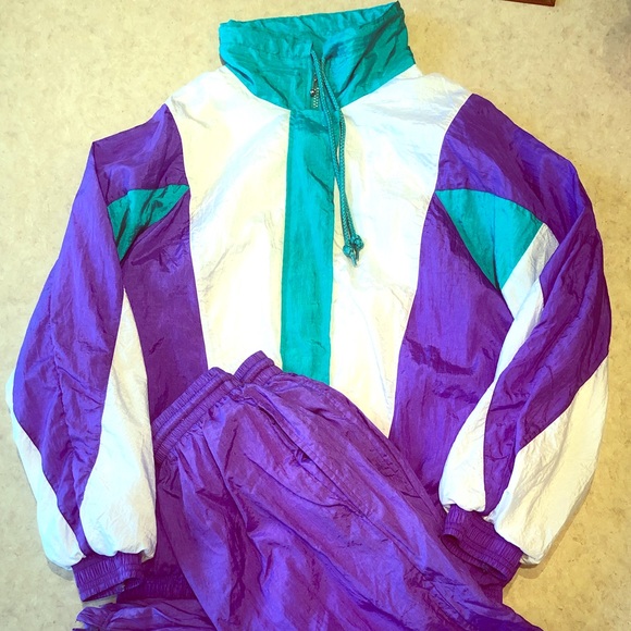 vintage windbreaker outfit